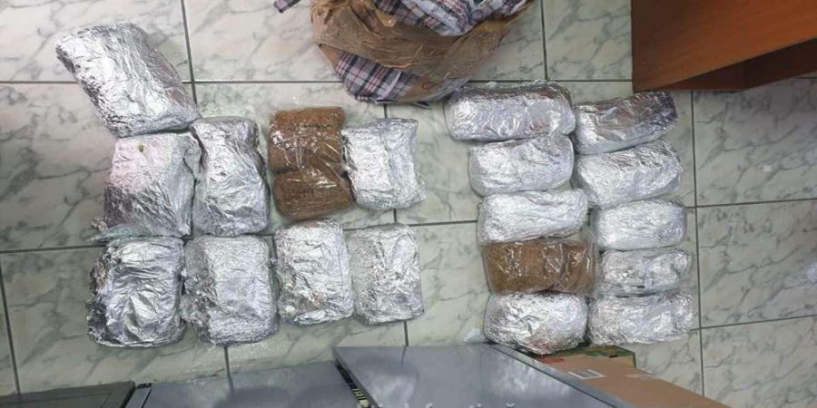 Tânăr maramureșean prins la vamă cu 20 de kilograme de tutun