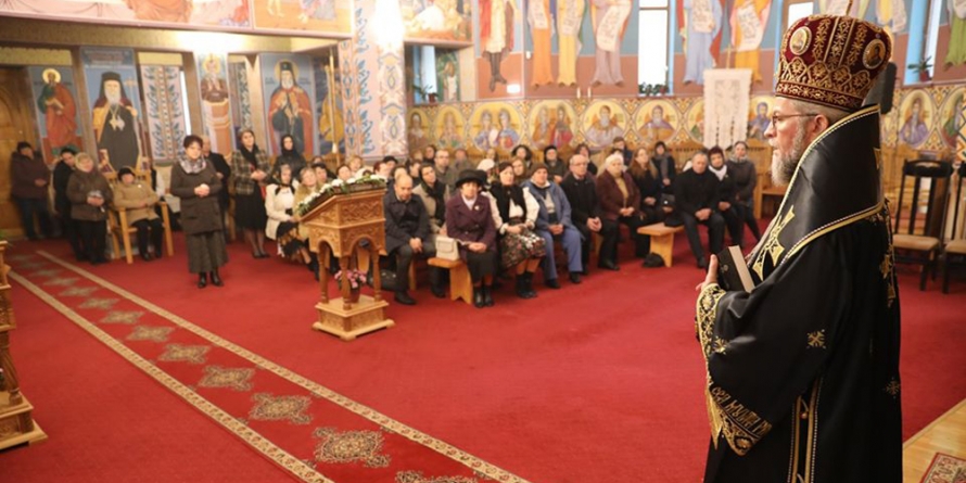 „Biserica este spital de vindecare, nu mijloc de infestare”, a precizat Episcopul Iustin la Biserica „Sfântul Ilie” din Baia Mare (GALERIE FOTO)