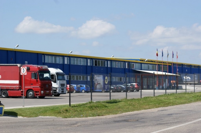 Veste bună: Grupul Taparo Târgu Lăpuș a început producția de măști de protecție „Made In Romania”; Se vor confecționa milioane lunar (VIDEO)