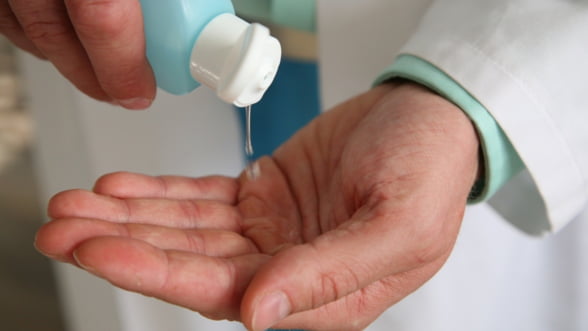 Compania de cosmetice „Farmec” va produce biocide, în criza provocată de coronavirus
