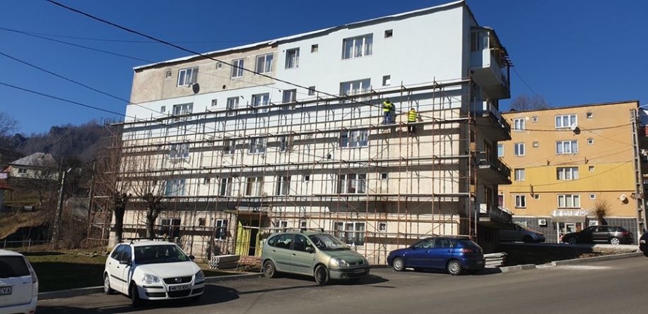 Cinci blocuri de locuințe din Cavnic, incluse în programul de reabilitare în 2020