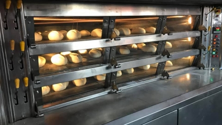 Apel al unor brutari maramureșeni către cetățeni: „Nu există o criză alimentară în afara celei provocate de panică”; „Cumpărați pâine, nu drojdie!”