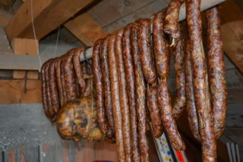 Au furat carne în valoare de 3.500 de lei dintr-o anexă gospodărească