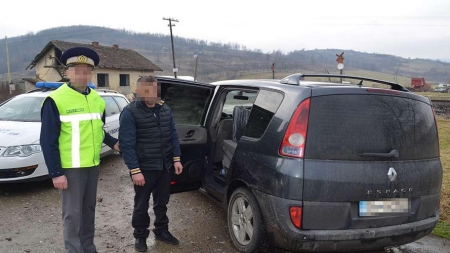 9.000 de pachete cu țigări confiscate și un contrabandist reținut