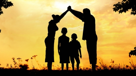 Astăzi e Duminica Părinților și Copiilor