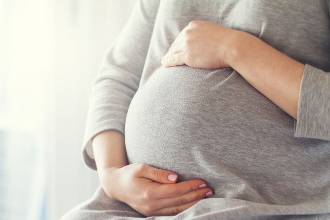 Zonă specială în maternitate: O femeie aflată în carantină la Sighetu Marmației este însărcinată în luna a noua