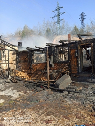 Incendiu violent din cauza unui burlan pe strada Hornului din Baia Mare (GALERIE FOTO)