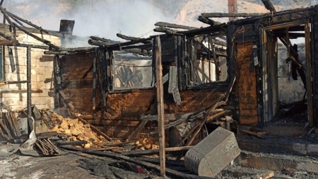 Incendiu violent din cauza unui burlan pe strada Hornului din Baia Mare (GALERIE FOTO)