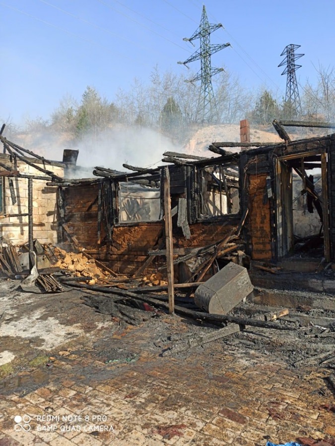 Incendiu violent din cauza unui burlan pe strada Hornului din Baia Mare (GALERIE FOTO)