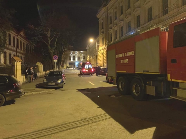 Revoltă fatală: Salvatori maramureșeni, chemați în ajutor de colegii din Satu Mare; reacția Administrației Penitenciarelor după decesul a trei deținuți și spitalizarea a alți doi (FOTO)