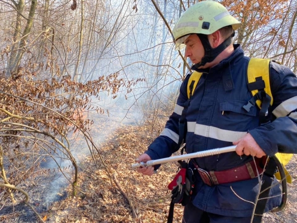 Val de incendii de vegetație uscată în Maramureș: Suprafețe întinse mistuite de flăcări în tot județul (GALERIE FOTO)