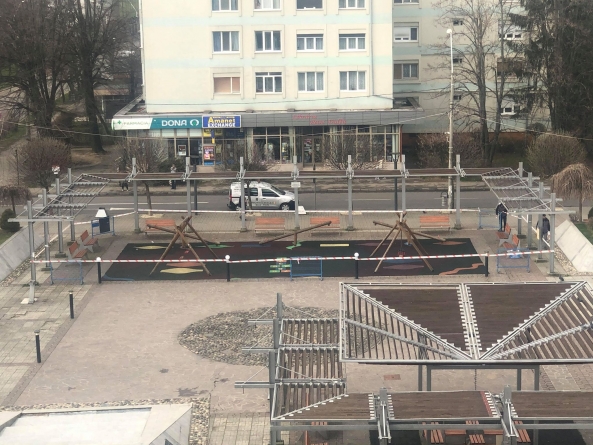 Prevenție: Parcurile și locurile de joacă din Baia Mare au fost închise (FOTO)
