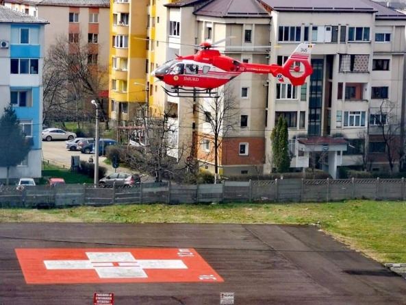 Intervenție aeriană: Un pacient cu anevrism, transportat cu elicopterul SMURD. Nu a fost vorba despre vreun pacient cu COVID-19, transportat dinspre sau înspre Baia Mare (FOTO)