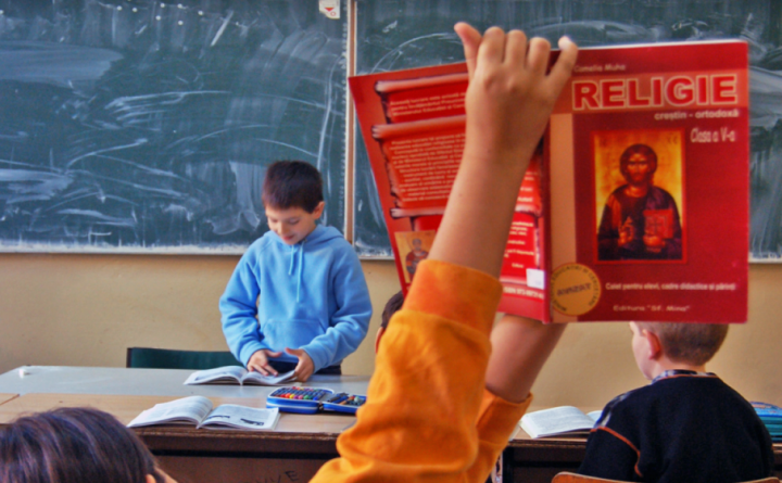 Elevii vor putea urmări „Ora de Religie” la Trinitas TV