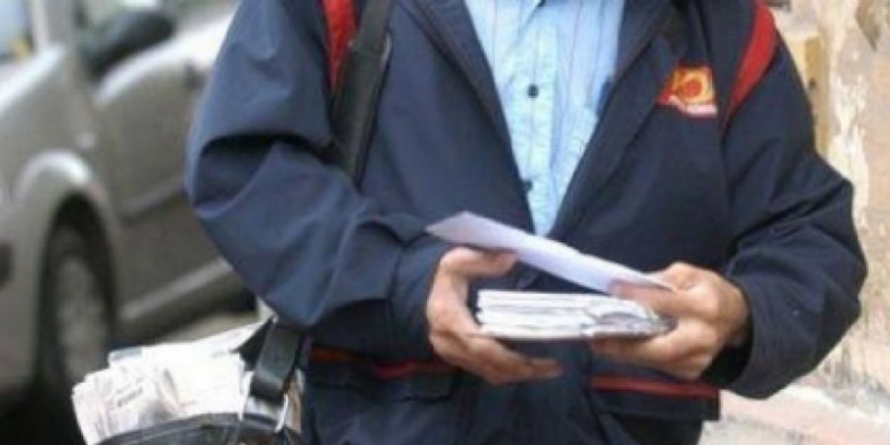 Poștașii care intră în contact cu persoanele aflate în autoizolare trebuie să poarte mască de protecție