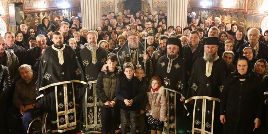 Canonul cel Mare şi Sfânta Liturghie la Mănăstirea Rohia (GALERIE FOTO)
