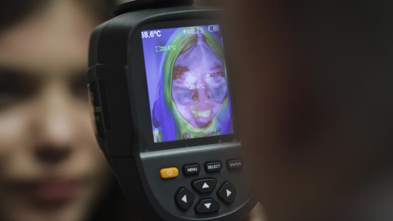 Măsuri extrem de dure: Pedepse mai mari pentru cei care nu respectă carantina sau izolarea