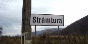 Teamă în Strâmtura: Un consilier local a plecat din țară după ce a organizat un eveniment la întoarcerea din Italia