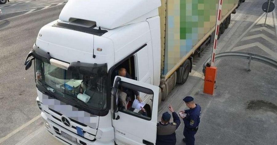 O parte dintre șoferii de tir sunt exceptați de la impunerea regulilor de autoizolare/carantinare