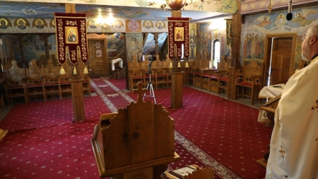 Hram fără credincioși, la Bisericuța de Lemn din Baia Mare; Cine a fost Sfântul Iosif Mărturisitorul, ocrotitorul lăcașului de cult din centrul municipiului (VIDEO ȘI GALERIE FOTO)