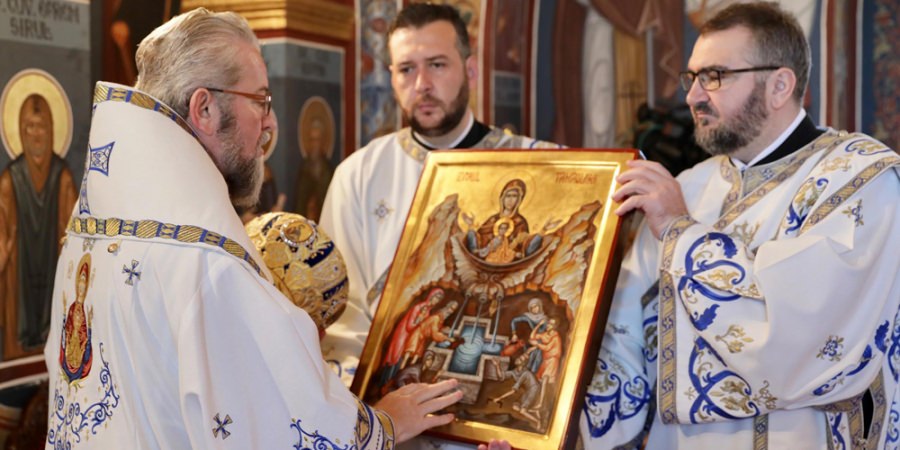 Prăznuirea Izvorului Tămăduirii și a Sfântului Ierarh Iosif Mărturisitorul din Maramureş (GALERIE FOTO)