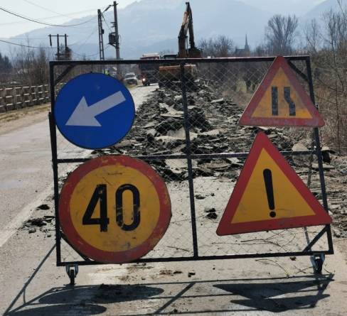 Lucrări: Reabilitarea DJ 186, pe Valea Izei, va fi reluată; Întârzierea, cauzată de situația de la Suceava
