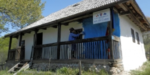 În spiritul tradiției: Se fac lucrări de întreținere și modernizare a Casei Memoriale „Ion Șugariu” din Băița; Istoria pe scurt a poetului-erou (GALERIE FOTO)