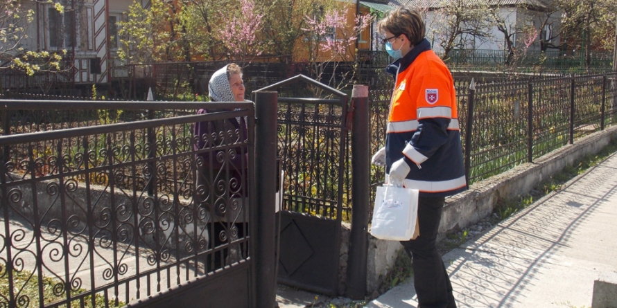 Kiturile cu materiale de protecție ajung la beneficiarii maramureșeni