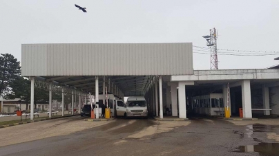 Doi bărbaţi depistaţi în timp ce încercau să evite controlul de frontieră pentru a nu intra în izolare la domiciliu