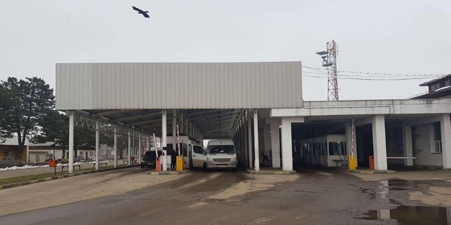 Doi bărbaţi depistaţi în timp ce încercau să evite controlul de frontieră pentru a nu intra în izolare la domiciliu