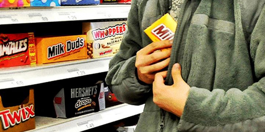 În ultima săptămână, drumul hoților a fost scurt… doar până la ieșirea din magazin