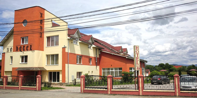 Anchetă în Maramureș: Chef în carantină la o pensiune din Sighet, cercetat de procurori; Cum au fost dați de gol petrecăreții