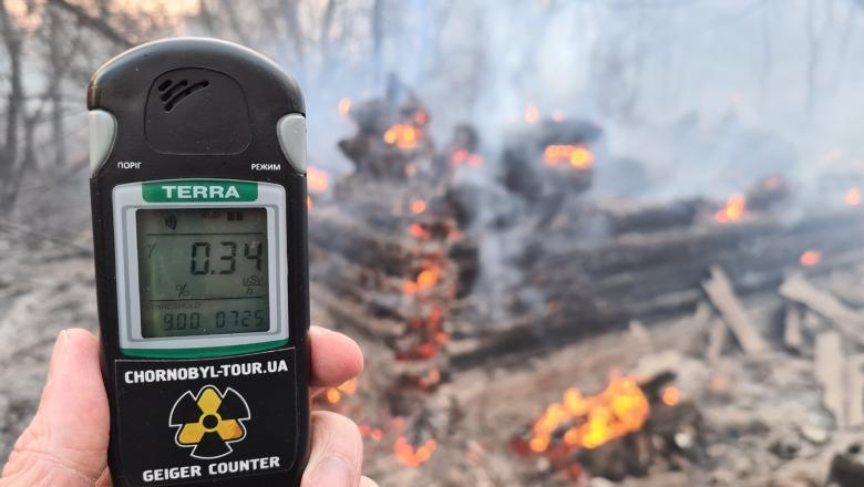 Cernobîl în flăcări: Incendiile de pădure din Zona de Excluziune eliberează cantități imense de radiație, vântul le împinge spre Europa
