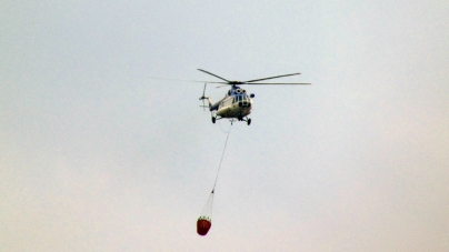 Final fericit: Incendiul de pe Pietrele Șoimului a fost lichidat! Din aer de elicopterul IGAV, de la sol de voluntarii din Șișești și Cavnic (GALERIE FOTO)
