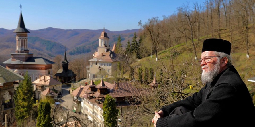Rugăciune la Mănăstirea Rohia (GALERIE FOTO)