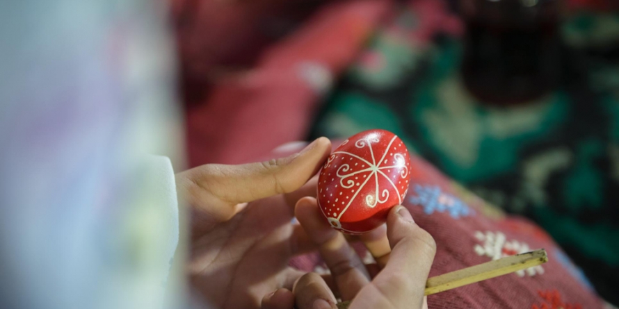 Originea şi tradiţiile oului de Paşti