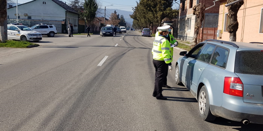 Acțiune pentru creșterea siguranțe rutiere: S-au dat peste 30 de amenzi și au fost reținute 15 permise de conducere