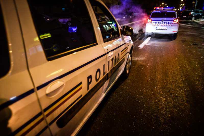 Tânăr din Borșa agresat pe stradă de trei bărbați cu cagule