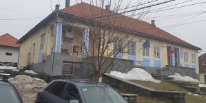 Situație: Decizia de ieșire din carantină a comunei Șișești, luată „la limită”. Măști de protecție, distribuite la bisericile din fiecare sat