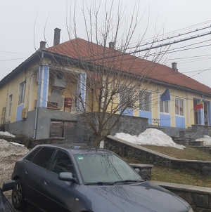 Situație: Decizia de ieșire din carantină a comunei Șișești, luată „la limită”. Măști de protecție, distribuite la bisericile din fiecare sat