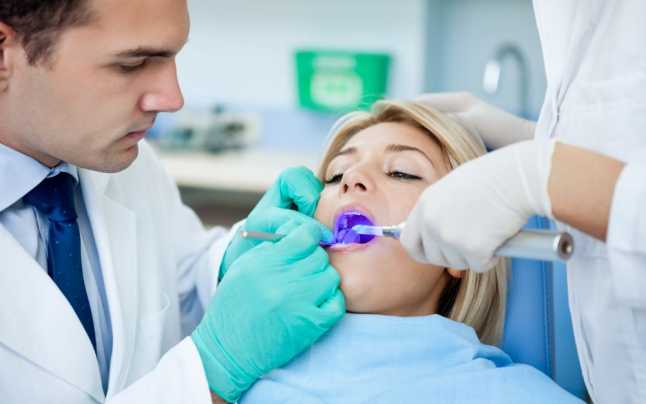 Propunere de relaxare: Cabinetele stomatologice, frizeriile și magazinele de haine, deschise treptat, după 15 mai