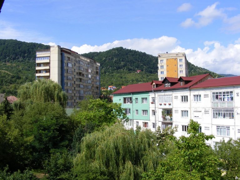 Exclusiv: Caz incredibil în Baia Mare: Un bărbat a intrat în casa unei pensionare de 94 de ani și s-a încuiat înăuntru. E incredibil ce a făcut la sosirea forțelor de intervenție (VIDEO)