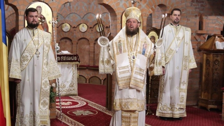 Sfânta Liturghie în a doua zi a Sfintelor Paști (GALERIE FOTO)