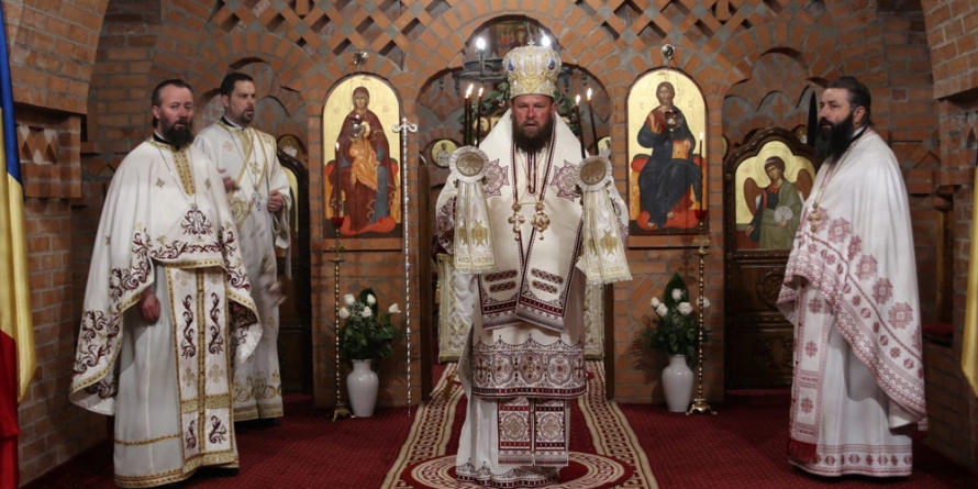 Sfânta liturghie la Mănăstirea Scărișoara Nouă cu ocazia prăznuirii Sfântului Mare Mucenic Gheorghe, Purtătorul de biruință (GALERIE FOTO)