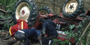 Tragedie în Borșa: Un bărbat a murit după ce a căzut tractorul peste el