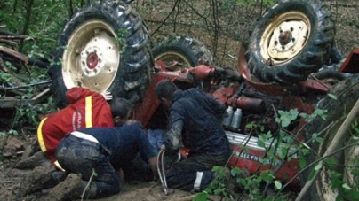 Cazurile de lângă noi:În județul Maramureș un bărbat în vârstă de 54 ani e victimă a unui accident de tractor! Verificări ale polițiștilor!