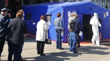 Maramureșenii au luat cu asalt Spitalul Județean; Se recomandă programarea telefonică anterioară consultației și completarea chestionarului încă de acasă (DOCUMENT)