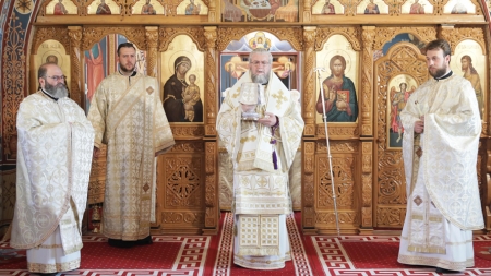 PS Iustin: „Biserica este o instituţie divino-umană care luminează, care vindecă, care binecuvintează”