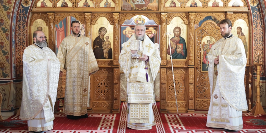 PS Iustin: „Biserica este o instituţie divino-umană care luminează, care vindecă, care binecuvintează”