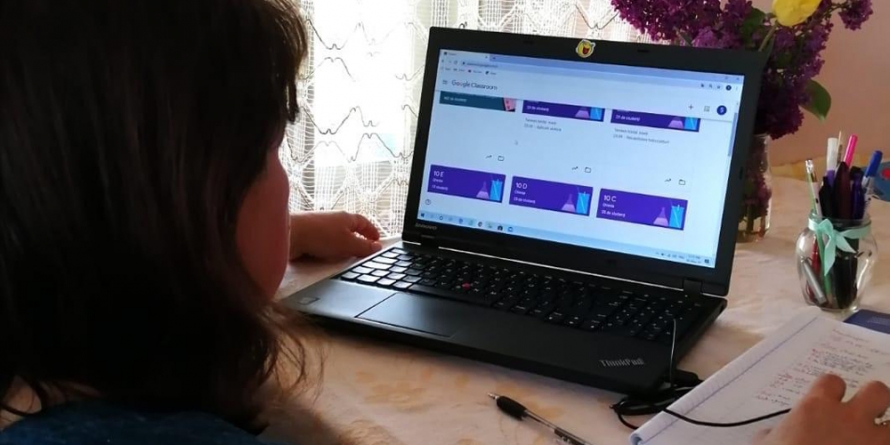 SLI MM consideră nefondate acuzaţiile aduse dascălilor care nu fac şcoală online